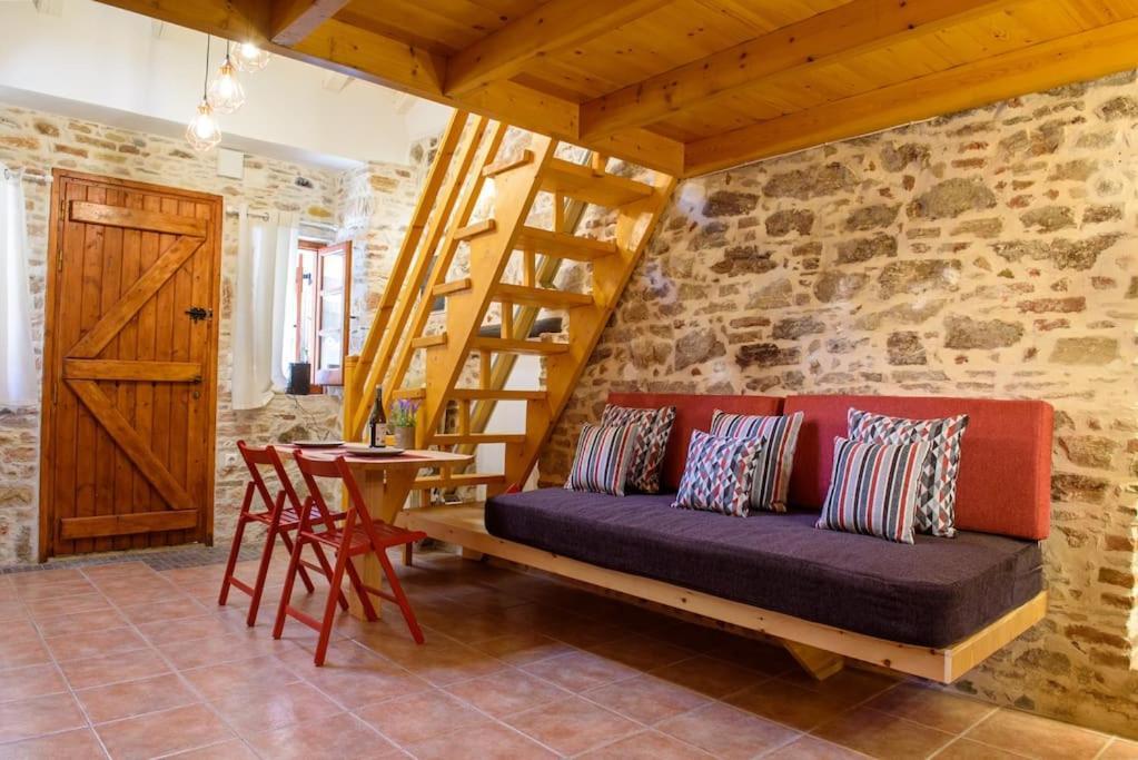 Lavrio Stone House 5 Min From The Centre/Port Apartment Ngoại thất bức ảnh